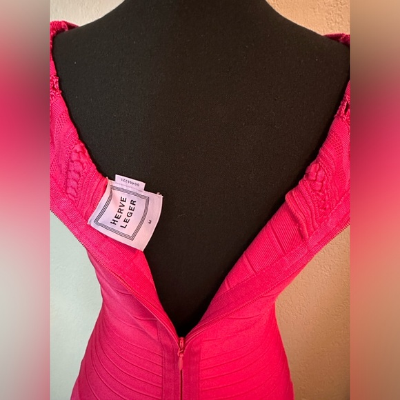 HERVE LEGER HOT PINK DRESS SIZE MEDIUM - Picture 6 of 8
